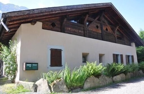 Les Houches Ski Chalet | COMFORTABLE APARTMENT IN AUTHENTIC CHALET SAVOYARD