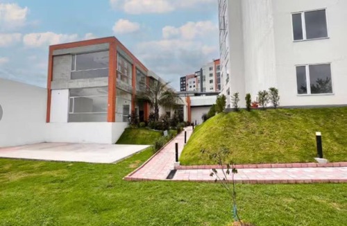 Quito Apartment | Comfortable apartment for 8 people, North of Quito, close to Solca and US embassy.