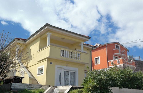 Buzdohanj Apartment | Comfortable apartment for rent, perfect for up to 4 guests