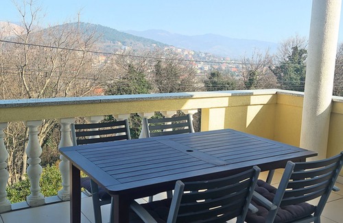Buzdohanj Apartment | Comfortable apartment for rent, perfect for up to 4 guests