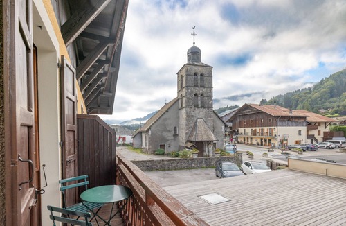 Morillon Apartment | Comfortable Apartment for 4, Wifi & Parking in Central Morillon
