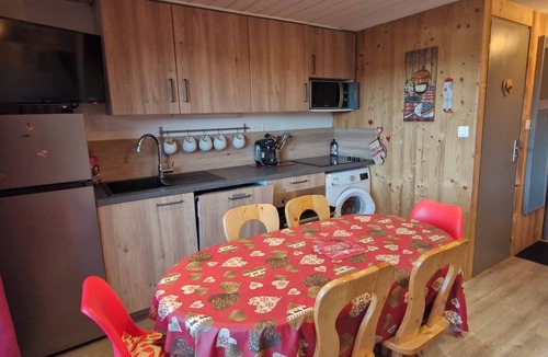 Le Praz de Lys Apartment | Comfortable apartment at the foot of the slopes Le VESINE 6 persons