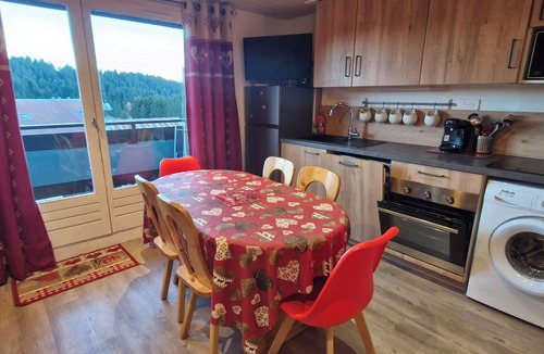 Le Praz de Lys Apartment | Comfortable apartment at the foot of the slopes Le VESINE 6 persons