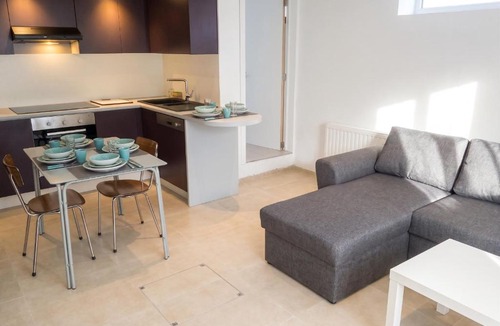 Waterloo Apartment | Comfortable Apartment in Waterloo with Jacuzzi - 78m²