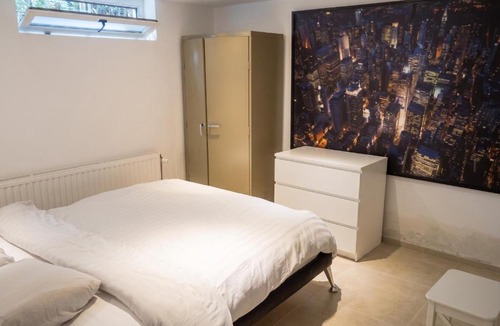 Waterloo Apartment | Comfortable Apartment in Waterloo with Jacuzzi - 78m²