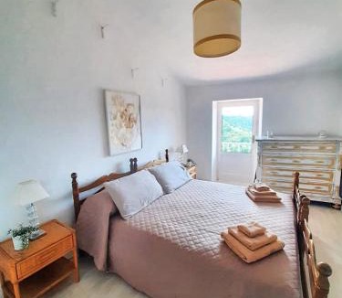 Falcinello Apartment | Comfortable Apartment with Sea View in Falcinello