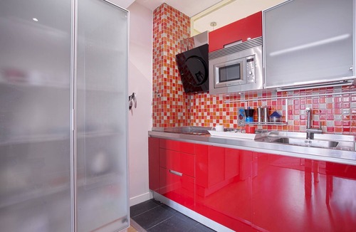 Jeronimos Apartment | Comfortable Apartment near Retiro Park. Retiro III