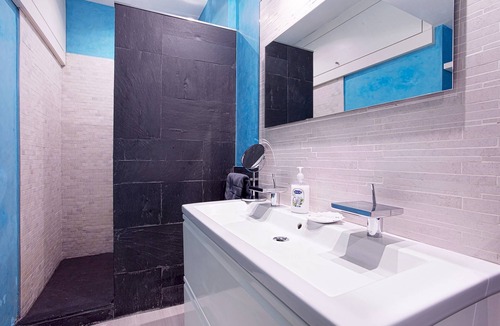 Jeronimos Apartment | Comfortable Apartment near Retiro Park. Retiro III