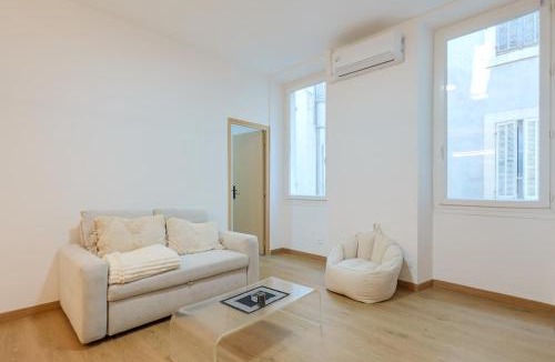 Notre-Dame du Mont Apartment | Comfortable apartment on Cours Julien
