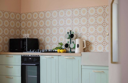 Grochow Apartment | Comfortable Apartment with Bedroom | Close to Public Transport