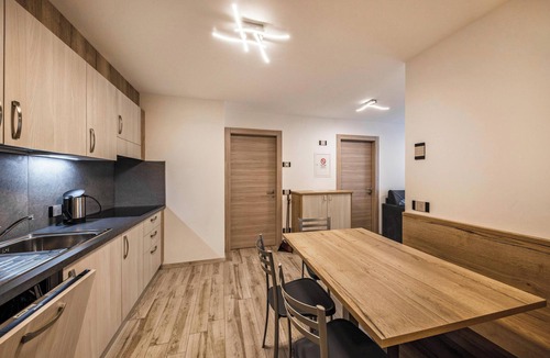 Predazzo Apartment | Comfortable Apartment “Vacanze Arcobaleno - Azzurro” with Mountain View