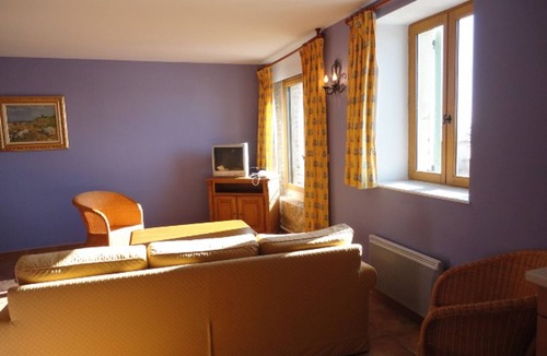 Brunet Apartment | Comfortable apartment with pool in the heart of Valensole Plateau
