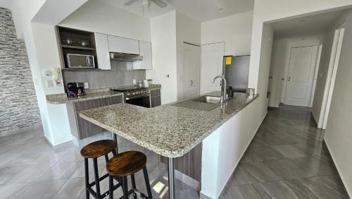 Acapulco Apartment | Comfortable apartment with pool, close to the beach
