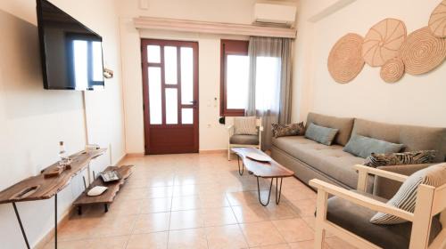 Agios Nikolaos Town Apartment | Comfortable Apartment with Garden - Casa con Vista