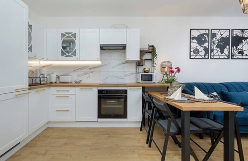 Gaski Apartment | Comfortable Apartment with Terrace | Close to the Beach, Parking