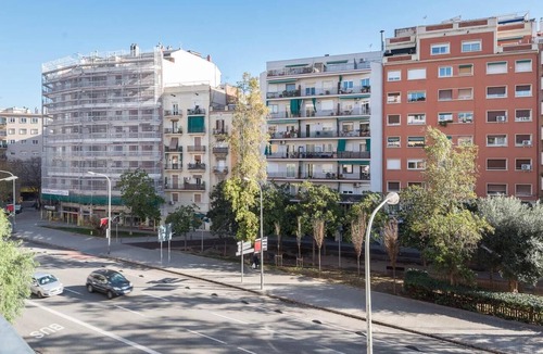 La Sagrada Familia Apartment | Comfortable Apt. for groups next to S. Familia