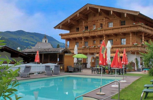 Aschau bei Kirchberg House | Comfortable double room with sofa bed - Hotel Aschauer Hof