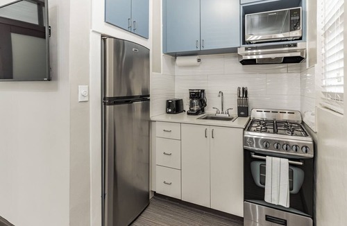 Singer Island Apartment | Comfortable beach apartment with pool