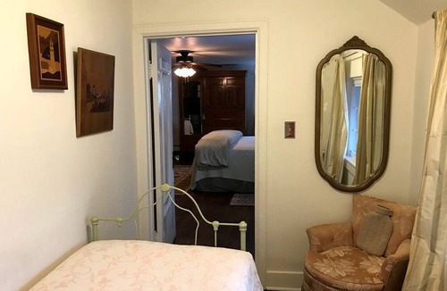 Elkhorn House | Comfortable Bed and Breakfast Suite for Two Guests near Pleasant Lake, Wisconsin