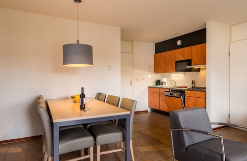 Borger House | Comfortable bungalow with dishwasher, near Hunebedcentrum