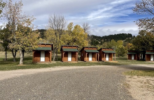Sturgis Cabin | Comfortable Cabin Perfect for Couples Exploring the Outdoors in Sturgis, South Dakota