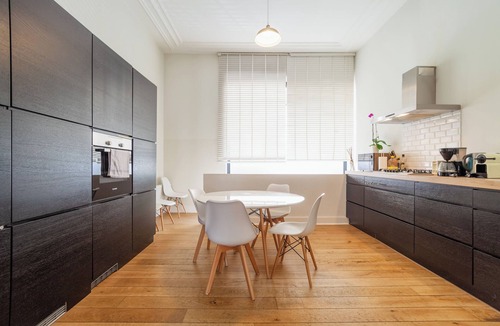 Sint-Gillis Apartment | Comfortable Central And Quiet