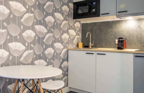 12th Arrondissement Apartment | Comfortable Central Paris Studio Retreat