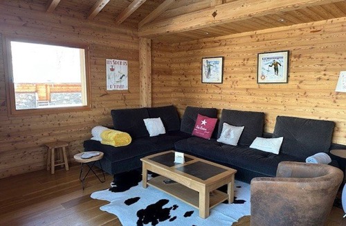 Crest-Voland Ski Chalet | Comfortable chalet for 12 with WiFi and parking, near slopes