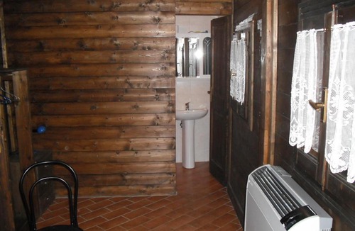 Ventasso Ski Chalet | Comfortable Chalet in Giarola with Mountain View