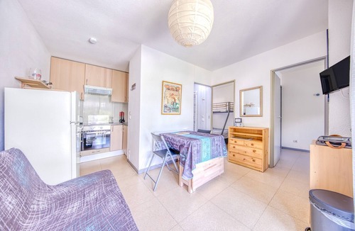 Hourtin Port House | Comfortable Chalet Near the Beach and Marina – Garden, Parking, Leisure Facilities