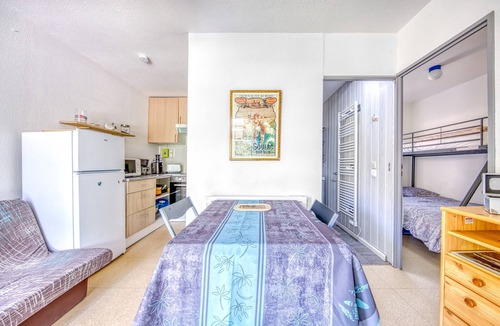 Hourtin Port House | Comfortable Chalet Near the Beach and Marina – Garden, Parking, Leisure Facilities