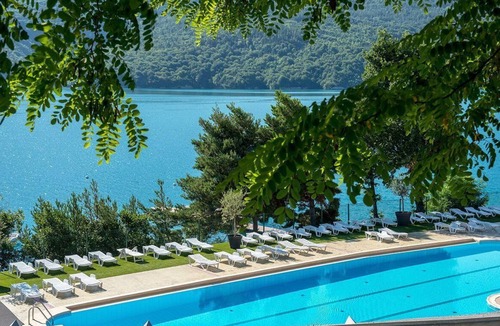 Chorges Apartment | Comfortable chalet on the shores of Lac de Serre-Ponçon