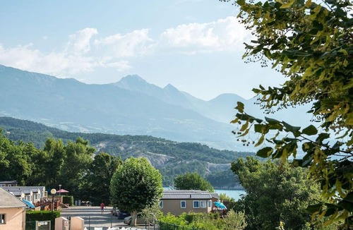 Chorges Apartment | Comfortable chalet on the shores of Lac de Serre-Ponçon