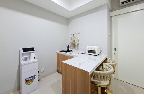 Serpong Apartment | Comfortable Classic Beige 1Br At Apartment The Ayoma
