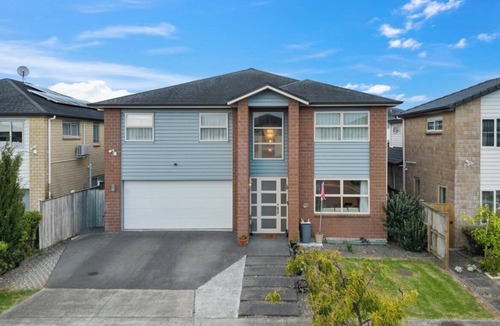 Flat Bush Apartment | Comfortable, clean Granny Flat. Easy access to shops and bus routes
