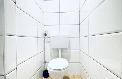 Wahring Apartment | Comfortable & Clean Private Room, Close to Transit