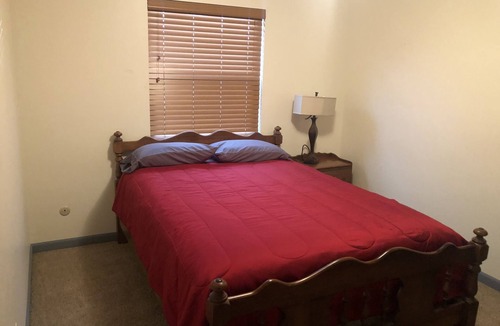 East Colorado Springs Condo | COMFORTABLE CONDO LOCATED CLOSE TO DOWNTOWN AND EASY ACCESS TO I-25