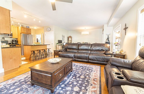 Saratoga Springs Condo | Comfortable Condo near Saratoga State Park!