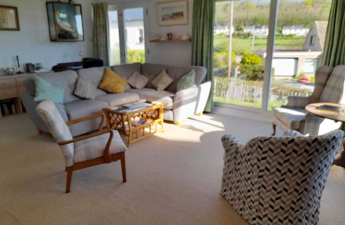 St Brides Cottage | Comfortable coastal cottage 200m from the sea, pub and cafe in delightful Dale.
