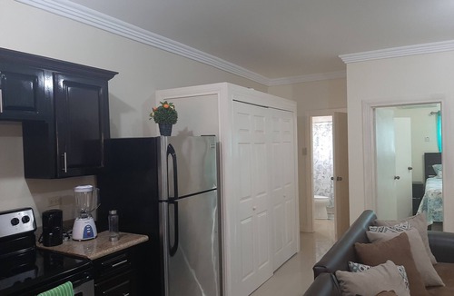 Camperdown Apartment | COMFORTABLE, CONTEMPORARY, CENTRAL