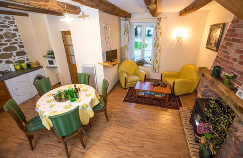 Miniac-Morvan Cottage | comfortable cottage, quiet, with sauna, gardens, near Saint-Malo and Rance