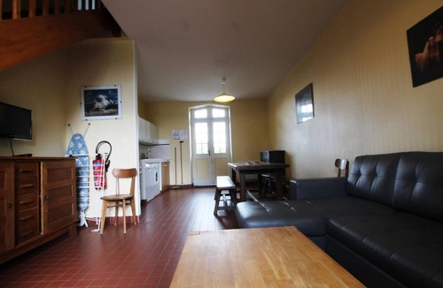 Periers Cottage | Comfortable cottage with WiFi and pets allowed