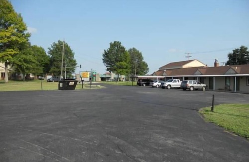 Harrisonville Hotel | Comfortable Countryside Stay at Knights Inn Harrisonville! Free Parking