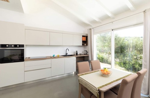 Arzachena Apartment | Comfortable country house,5 minutes from the center and 15 minutes from the sea.