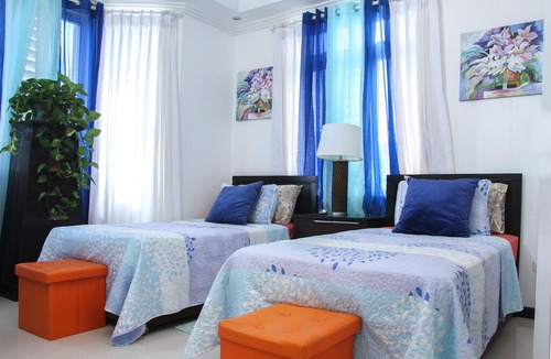 Warners Apartment | Comfortable, cozy, private bedroom in a lovely private residence