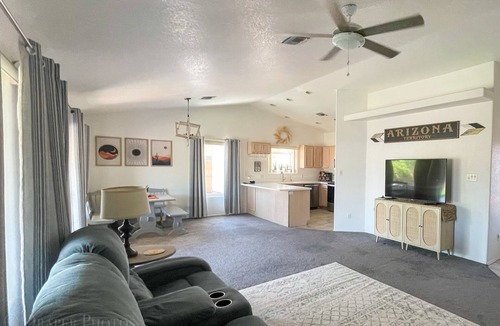 Desert Foothills House | Comfortable Desert Get-Away
