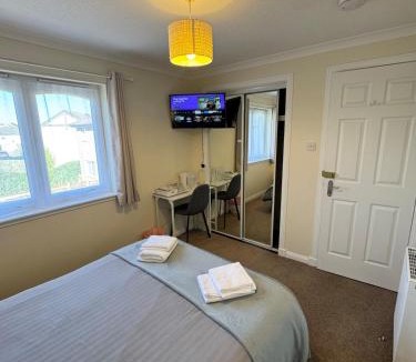 South Galson House | Comfortable double room with own bathroom