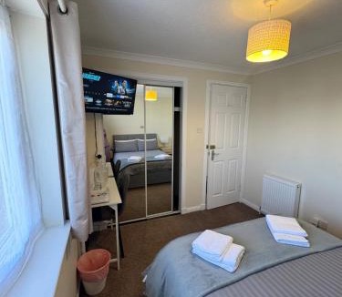 South Galson House | Comfortable double room with own bathroom