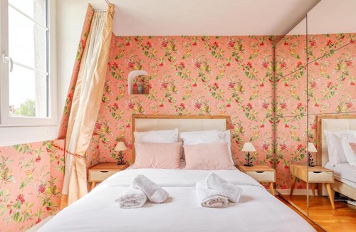 Angers Apartment | Comfortable duplex - In the Heart of Angers for 8