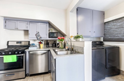 South Pasadena Apartment | Comfortable, easy access, prime location, King-size bed!